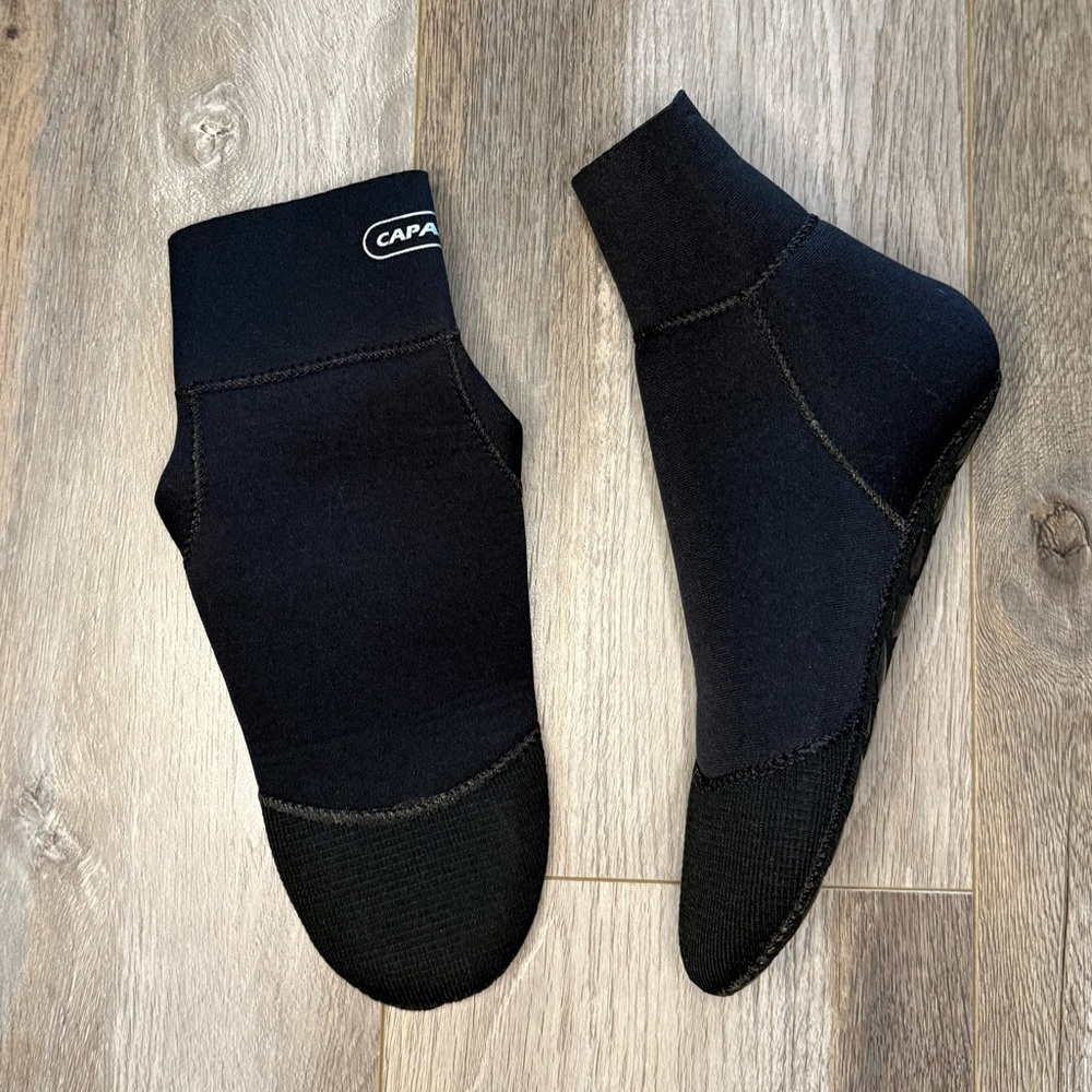 Women’s Capas Black Neoprene Sand Socks Medium (7-9)